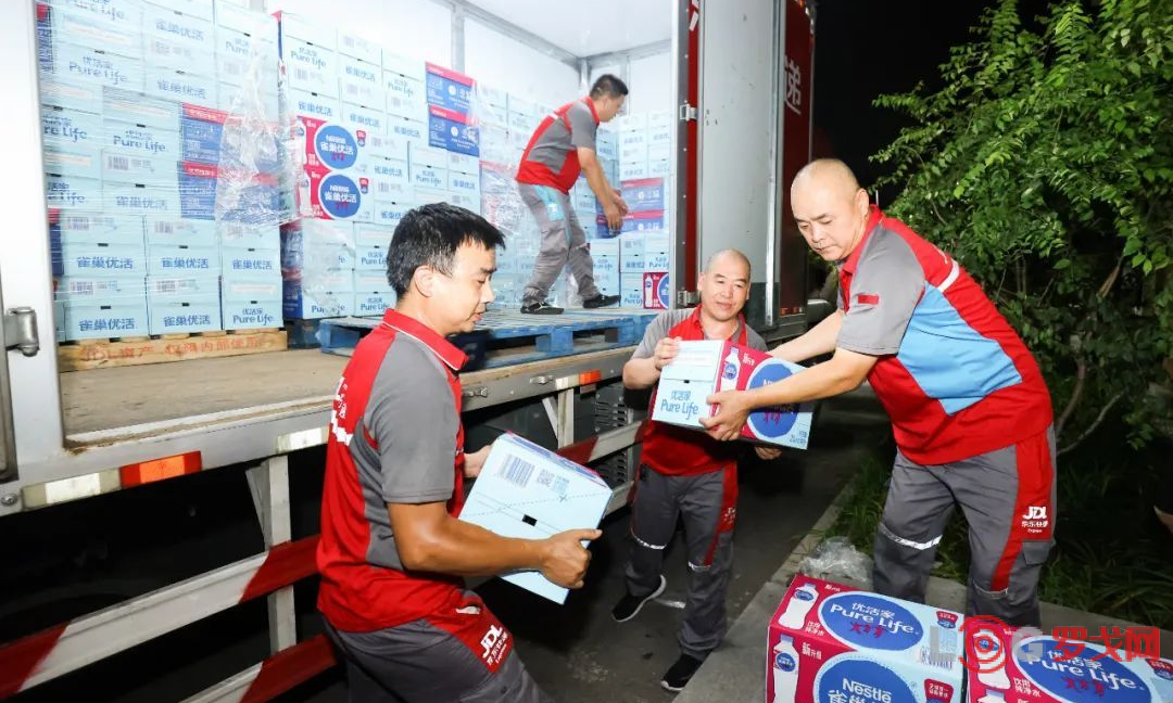 京东物流承运的多批救援物资持续送抵北京房山、河北涿州