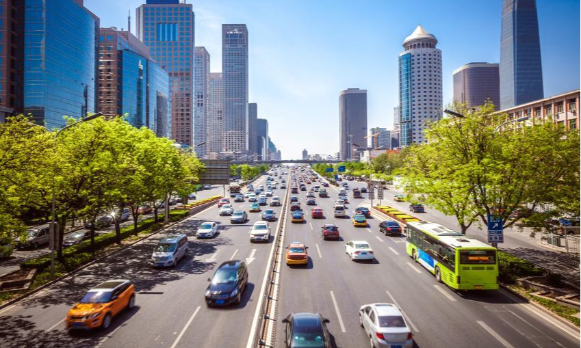 全国碳市场碳排放配额累计成交超111亿元；世界最大LNG双燃料集装箱船首航厦门港；普洛斯日本首个数据中心在东京开工建设等