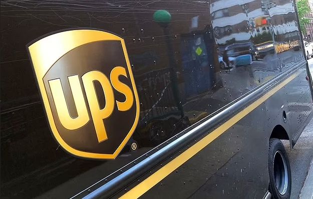 美国联合包裹公司（UPS）将裁员1.2万人